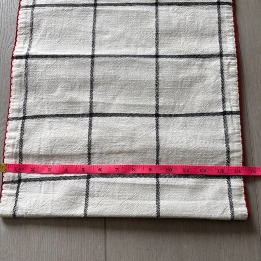 Hearth & Hand Magnolia Table Runner and Napkins Set/5 cute Red Border